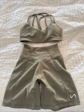 Women's Olive High-Rise Athletic Bike Shorts